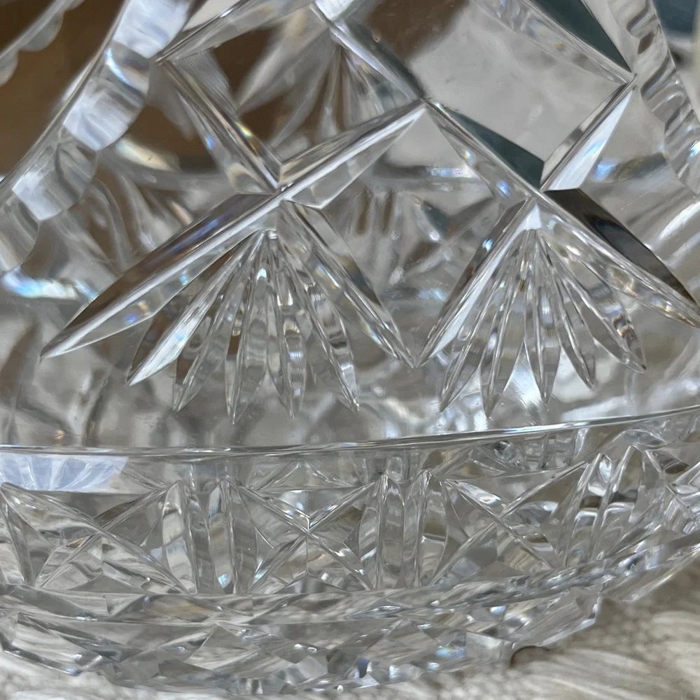 EUC Vntage cut lead crystal basket